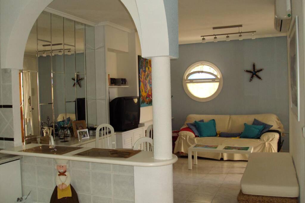 Апартаменты La Casa De La Palmera Торевьиа Экстерьер фото